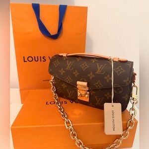 Louis Vuitton Pochette Métis East West